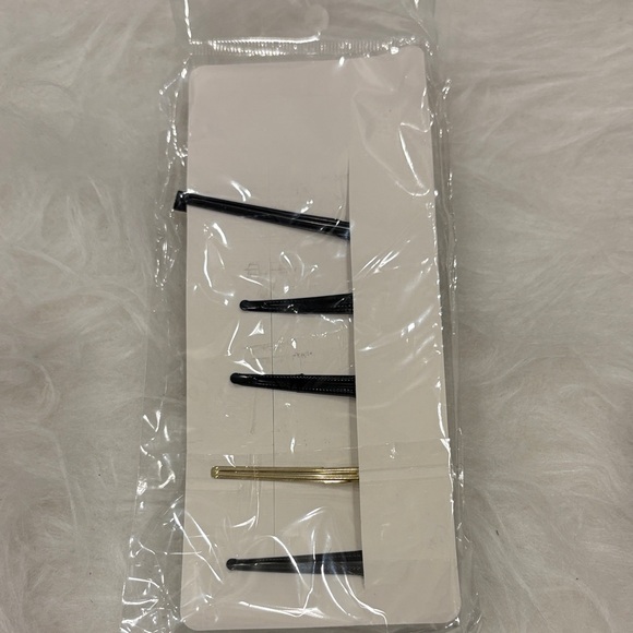 NWT Elegant Gold and Black Hair Clip Set - Picture 4 of 7